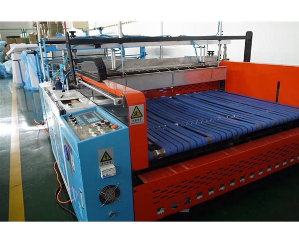 珍(zhen)珠棉加工(gong)車間