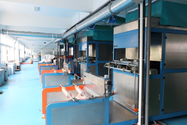 吸塑包(bao)裝生産車間