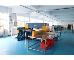 吸塑(su)包裝生産車(che)間